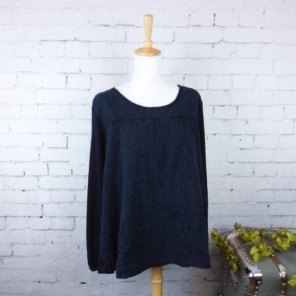 Lane Bryant Eyelet Floral Embroidered Top 22/24 - Picture 2 of 9